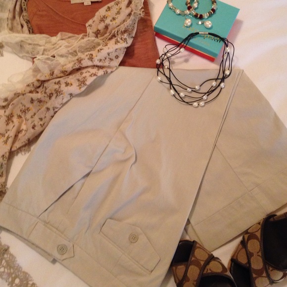 New York & Company Capri Pants