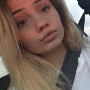 Meet your Posher, Riah