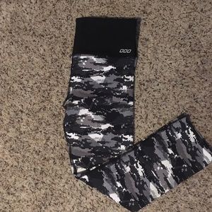 Lorna Jane grey camo crops