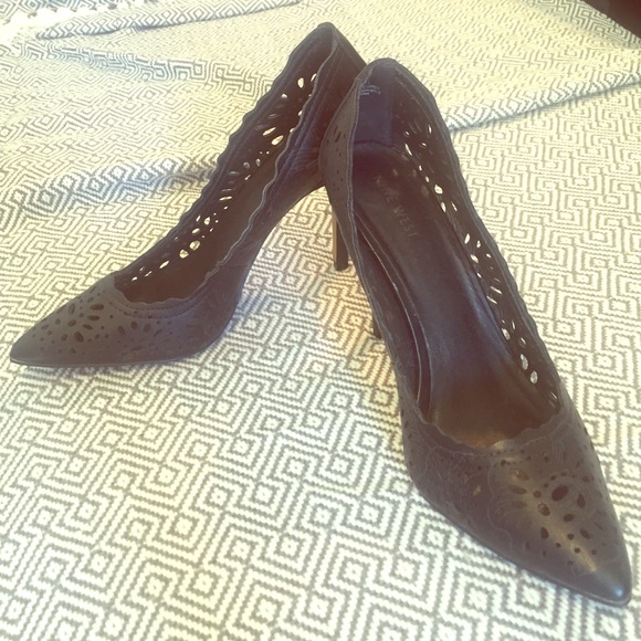 Black Pumps!