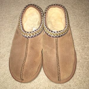 Price Drop ⬇️ Ugg Talisman Slippers size 7
