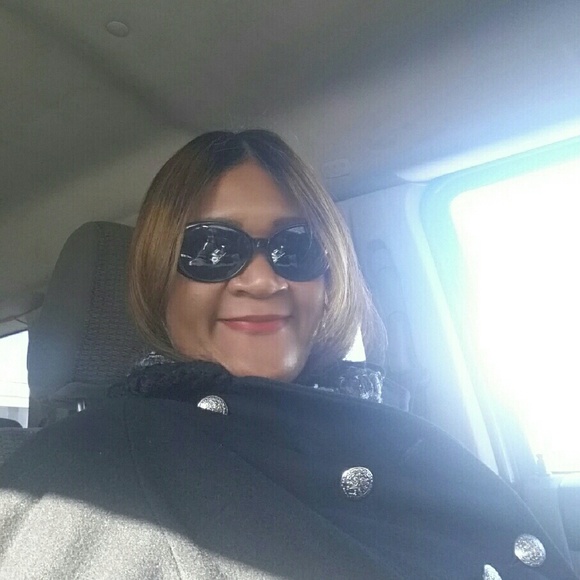 Meet your Posher, Deneen