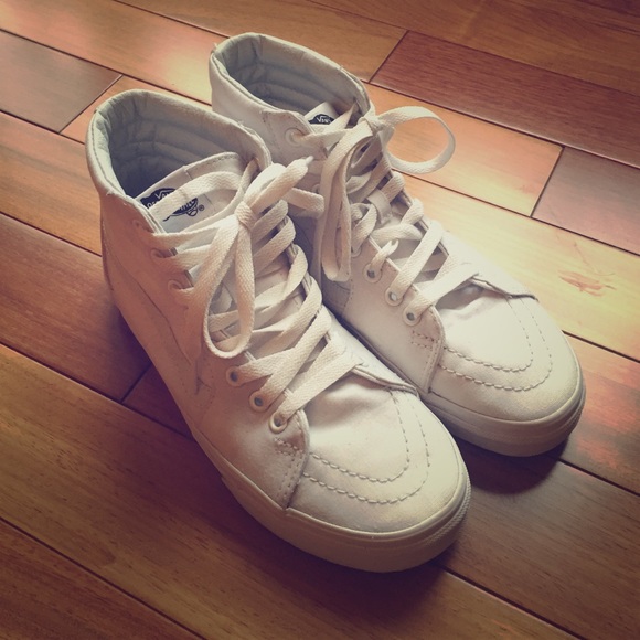 Vans Shoes - White VANS!