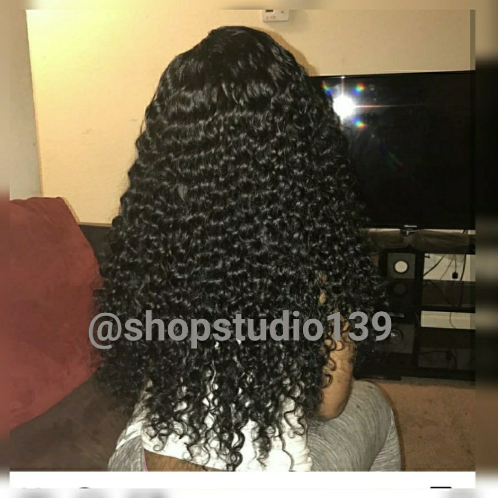 Beautiful human hair lace front wig - Picture 3 of 4