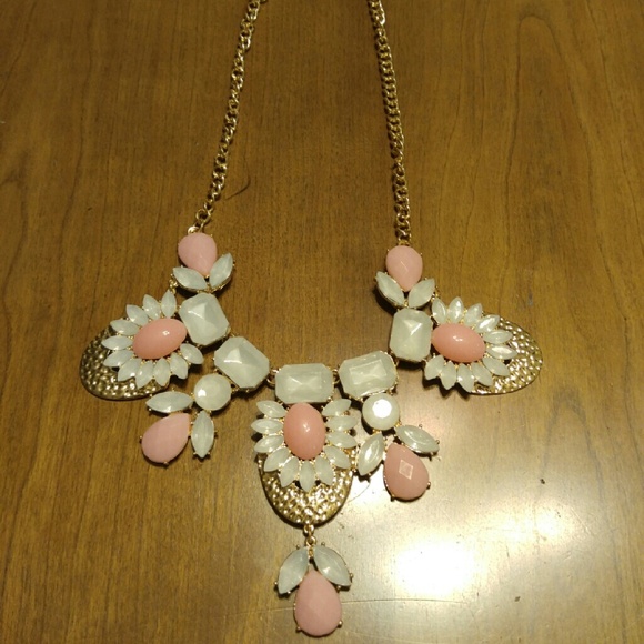 White and light pink floral design necklace