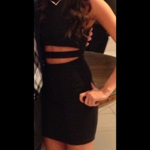 TOBI CUTOUT DRESS
