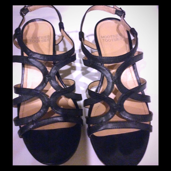 Shoes - Picture 1 of 3