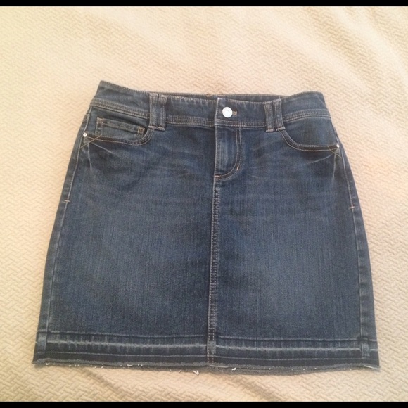 WHBM denim skirt EXTRA 10%OFF ENDS TONIGHT!