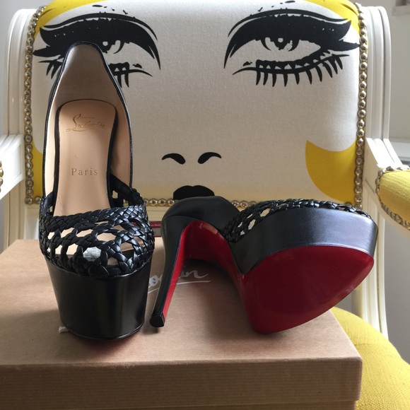 Christian Louboutin Sz 36 Peep Toe Heel Platform Shoe  Blk sz 36 peep-toe louboutin, new in box