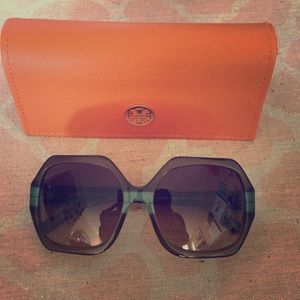 Tory Burch Sunglasses 🕶