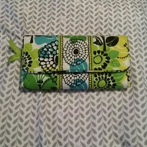 Vera Bradley gallery wallet
