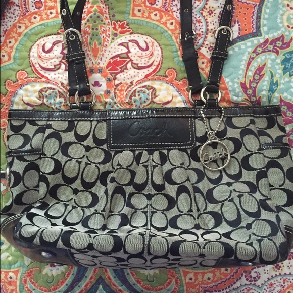 Coach medium size purse