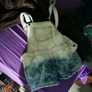 Short overalls worn once