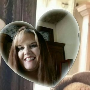 Meet your Posher, Holly