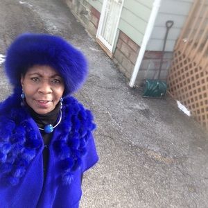 Meet your Posher, Debora