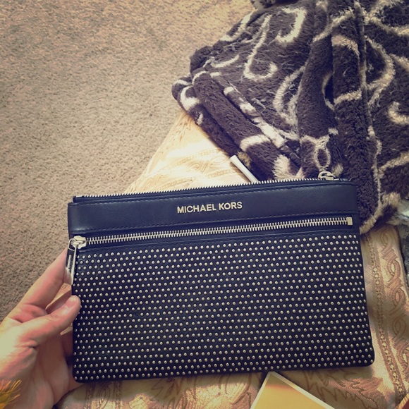 Micheal kors wristlet