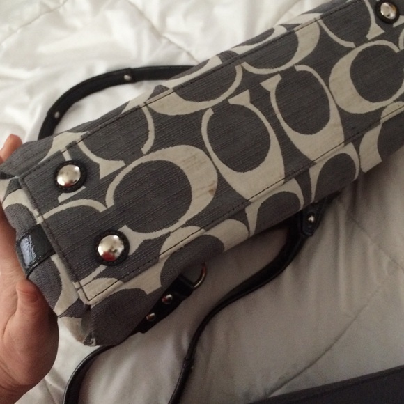 Silver and white coach bag with black leather trim - Picture 3 of 3