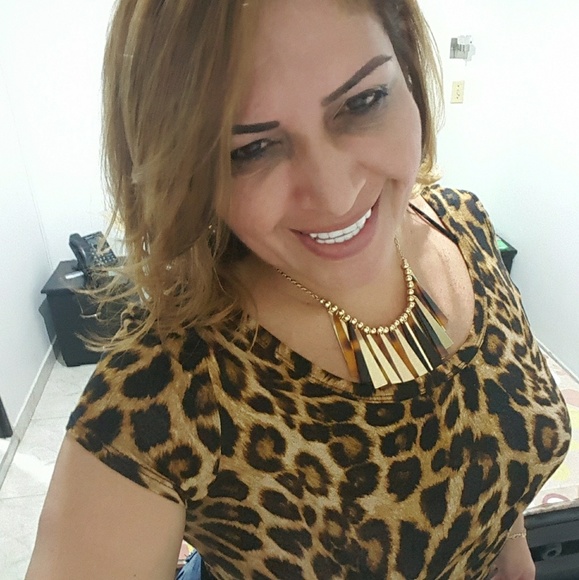 Meet your Posher, Estella - Picture 2 of 2