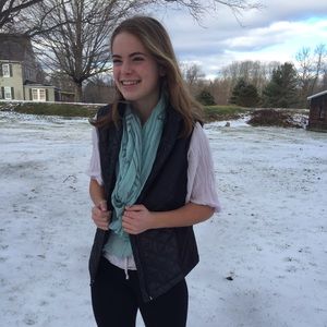 Meet your Posher, Emilia