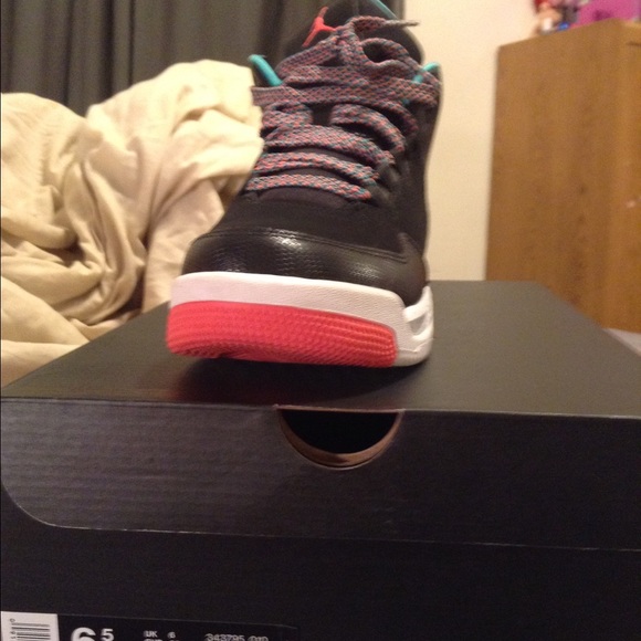 Worn 1 time - Picture 1 of 3