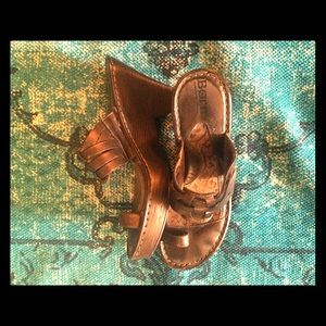 Born sandals