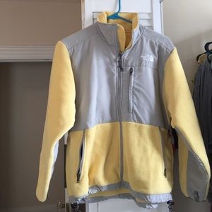 Women's Denali North Face, size small