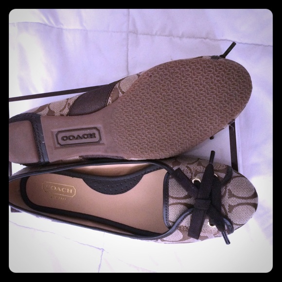 Coach flats