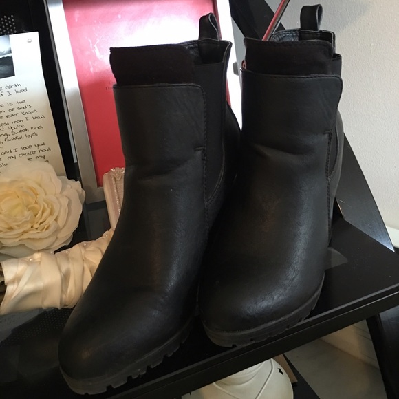 Boots! - Picture 3 of 3