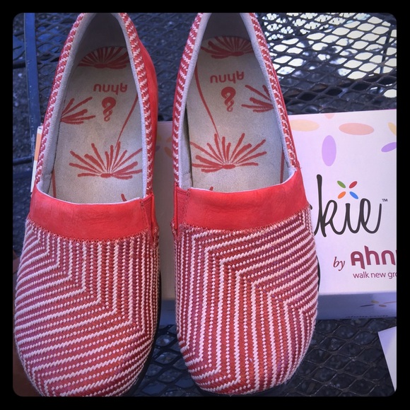 "The Jackie" by Ahnu~slip on shoes~✌🏻️