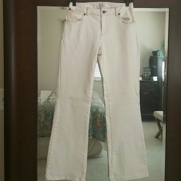 Jean - Picture 1 of 3