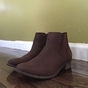 Brown Chelsea boots