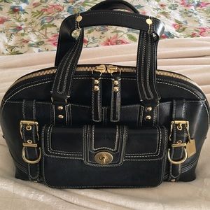 Coach tote bag. D0793 11085 Black w gold closures