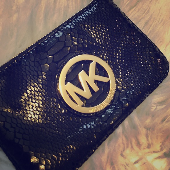 Michael Kors, Reptile Wristlet - Picture 3 of 4