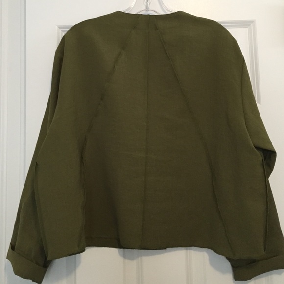 2-Piece De Taille Jacket and Pants - Picture 4 of 7