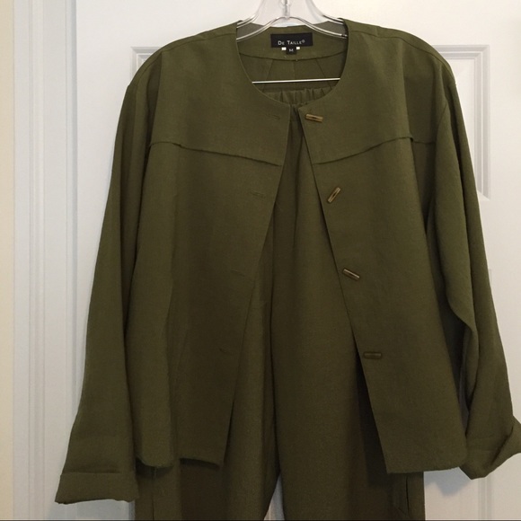 2-Piece De Taille Jacket and Pants - Picture 1 of 7