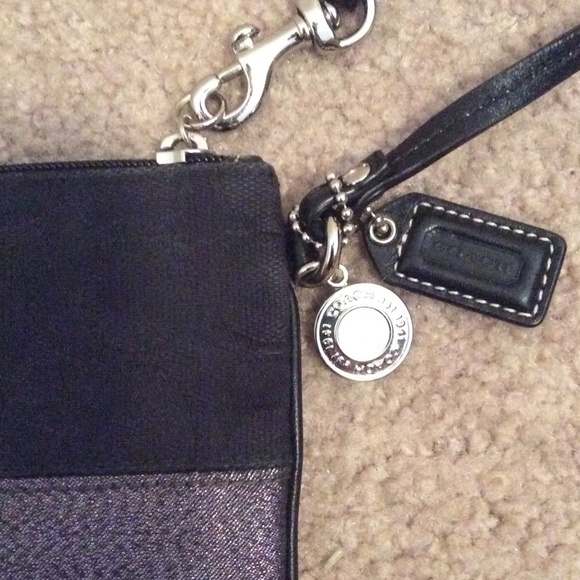 Coach black and silver wristlet bag - Picture 3 of 4