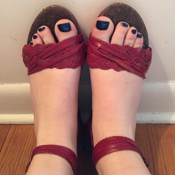 GAP red and cork wedges