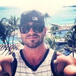 Meet your Posher, Dominic