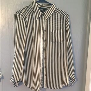 Button down see thru top