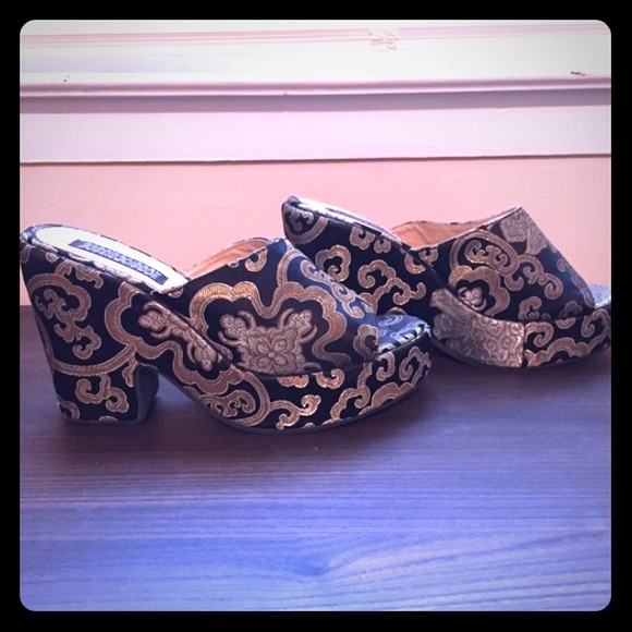 Deena & Ozzy platform Oriental print shoe