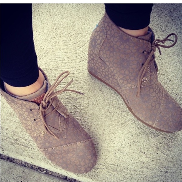 TOMS Desert Wedge Bootie - Taupe Pattern