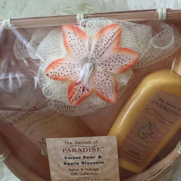Bath kit. - Picture 2 of 2