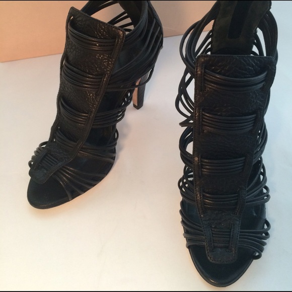 Loeffler RANDALL - Picture 3 of 4