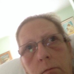 Meet your Posher, Lorrie