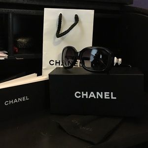 Beautiful, rarely worn, channel sunglasses!