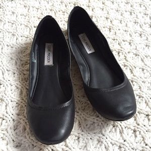 Steve Madden black flats