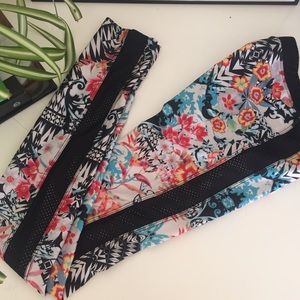 Withoutwalls Onzie Leggings