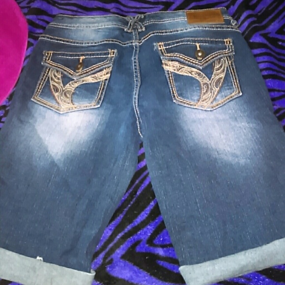 Capris - Picture 3 of 4