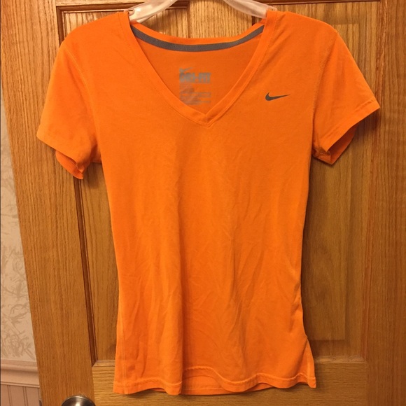 Nike drifit vneck
