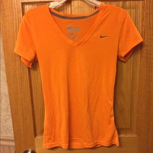 Nike drifit vneck